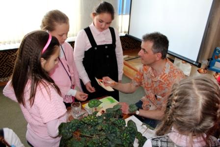 Павел Калмыков с детьми